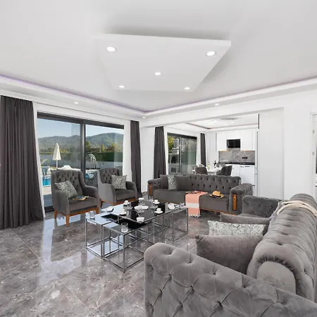 Grand Yasar 3 *