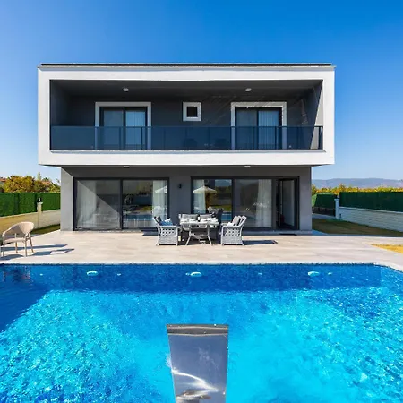 Grand Yasar 3 Villa