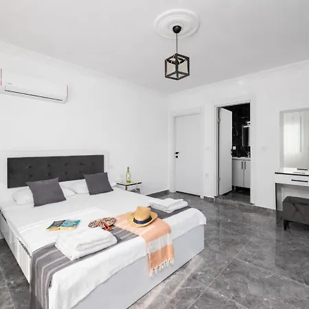 ヴィラ Grand Yasar 3 *