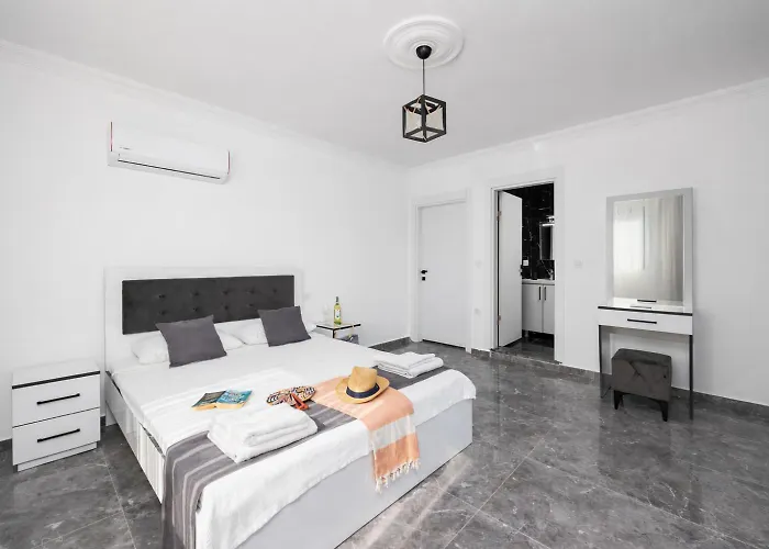 ヴィラ Grand Yasar 3 *